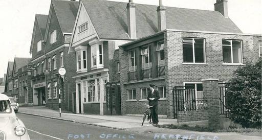 A photograph of Heathfield High Street, Heathfield, East Sussex 1950-1960