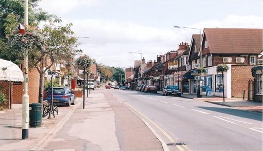 A photograph of Heathfield High Street, Heathfield, East Sussex 2006