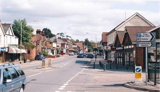 A photograph of Heathfield High Street, Heathfield, East Sussex 2006